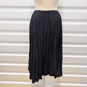 nwt BABETTE black city tuck skirt S